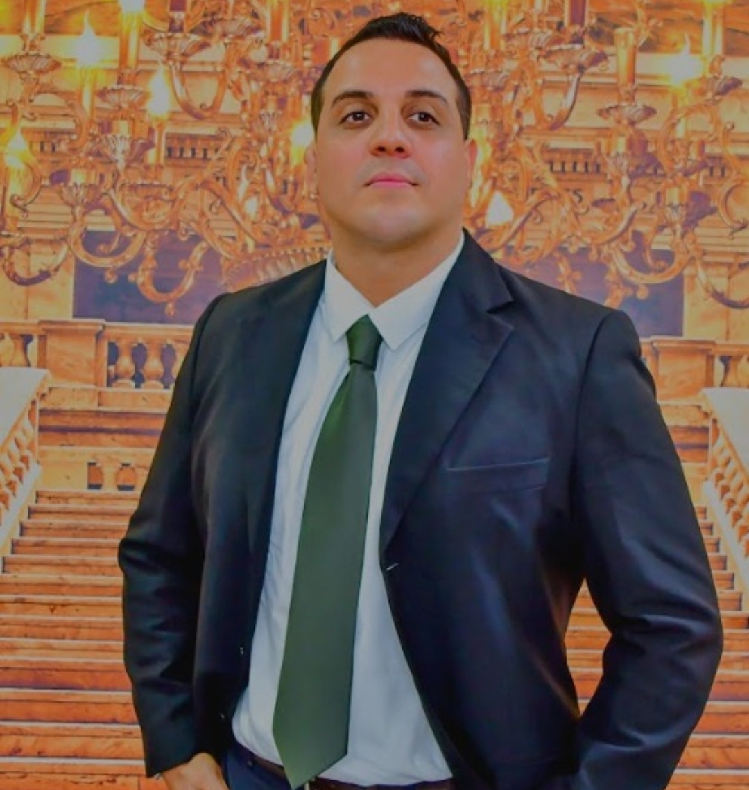 AMOM DE OLIVEIRA PINHEIRO